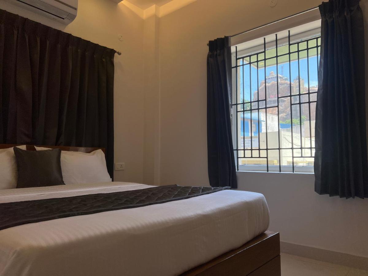 Le Hotel Host Tiruchirappalli Exterior photo